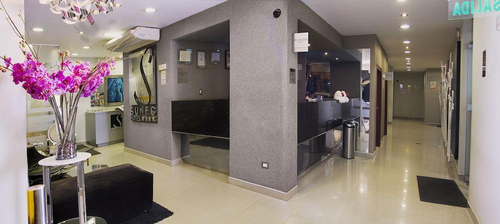 Sunec Hotel 치클라요 외부 사진